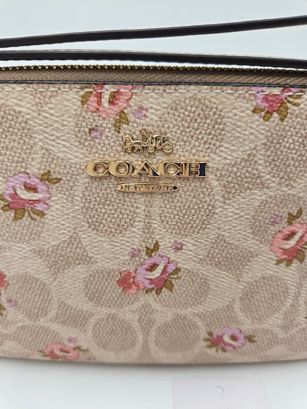 STEAL!!🔥COACH Corner Zip Wristlet In Signature Canvas | Floral Print - Picture 3 of 10